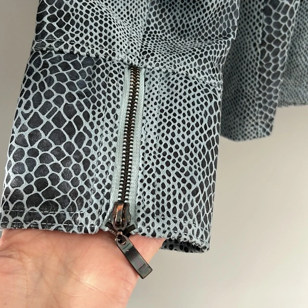 Dialogue Jacket - Picture 6 of 15